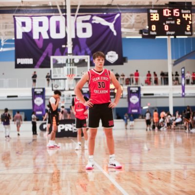 6ā5, 200lbs 2025 Forward | Kiefer High school | Team First | 4.0 GPA #playforpaige33