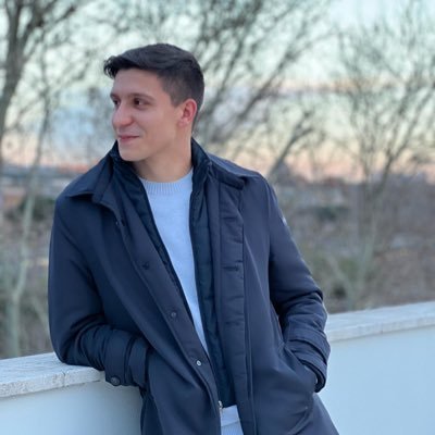 danielebera33's profile picture. Scrivo cose, commento cose. Senza troppe pretese. 
Before @Il_Centro.