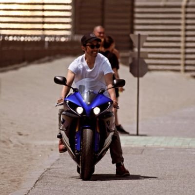 ライダーになろうと思ったキッカケは正しいバイク文化を世に広げたかったから🔥
16歳で原付免許取得🛵
NSR50で練習して🏍
CBR600RRで初Raceして🏁
TZ250でMotoGPワイルドカードで走って🇯🇵
YZF-R6でドイツ選手権走って🇩🇪
10年🇩🇪で仕事してました。