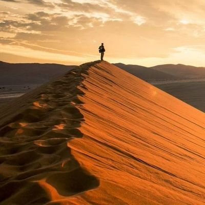 حسابي الثاني ويتم تسليم الجوائز في هاذا الحساب تابعني وفعل التنبيهات لتصلك كل مسابقة جديدة لتكون انت الفائز يمآ ما 🔔...