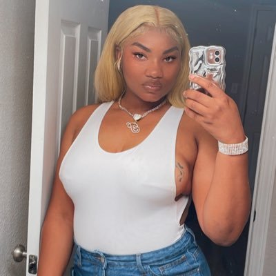 Instagram: @pocahontasforreal and @pocahontaswigco.LLC Ceo/Owner of Pocahontas Wig Company 🛍💎