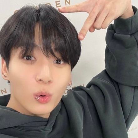 𝗯𝗮𝗻𝗴𝘁𝗮𝗻 you gave me seven reasons to stay, so I'll give you one million more by staying for you.