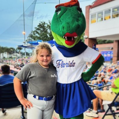 Mama to #DelaneyLea + TheaMaria, MaisieMoo and gang 🐶 Development Officer for UF/IFAS🐊 and #Florida4H🍀 Double Gator🐊🐊 opinions are my own