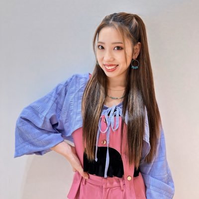 本当の三姉妹で活動中！三姿舞次女の眞珠です⭐︎振付師.ダンス.抹茶.チーズ..♡オンラインストア「pal@m」もよろしくね＊リプライ・DMに対しての返信はできませんが、皆さまからのコメント読んでます♡たくさん繋がってください🤍 お仕事依頼・チケット予約はコチラから📮▶︎dear.3shimai@gmail.com