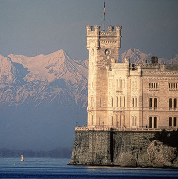 Son la città più bella e più brutta al mondo. Mi chiamavano scontrosa, ma sono scogliosa. Sono più umana di te.