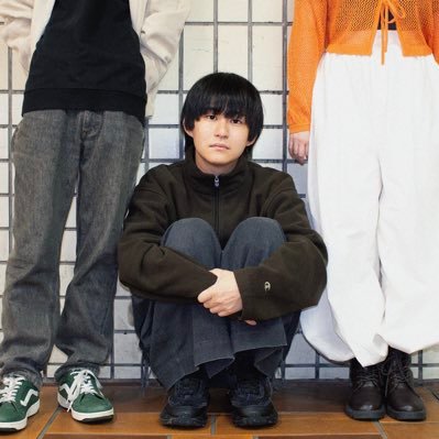 Vo./Gt.田尾(@crescesant) Ba.もえか Dr.Kota ✉️shiroiinu.info@gmail.com