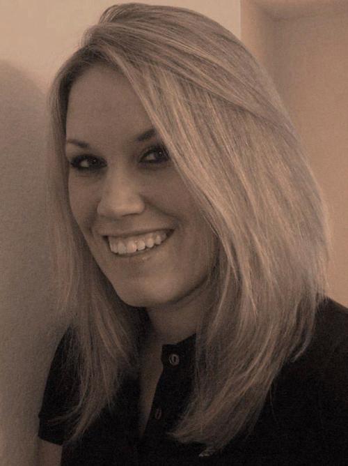 APunchofColor's profile picture. Interior Designer & Blogger, who absolutely adores the impact color can have in design.