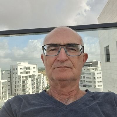 benzionhoch's profile picture. 🕎