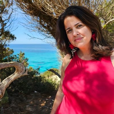 Dona, mare i científica que experimenta amb la vida.Vull aprendre,compartir i millorar. La política i la vocació pública, al servei de Catalunya