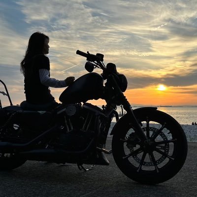 sasukoimama's profile picture. 動物は大好物😍紋次郎(ミニシュナ) 7歳 ✨音楽も楽しんでます✨2022.11月バイクの免許取得しハーレー883で暴走😂 #紋次郎 #犬好きさんと繋がりたい #バイク好きさんと繋がりたい #ツーリング大好き #ハーレー