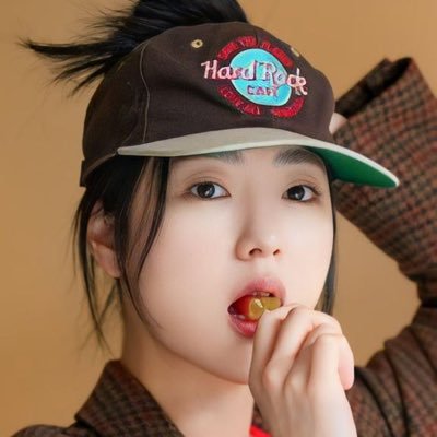 Jeon Yeo Been | 전여빈 | 全汝彬 。Kim Ji Won | 김지원 | 金智媛 。Kim Soo Hyun | 김수현 | 金秀賢。Uhm Tae Goo | 엄태구 | 嚴泰九