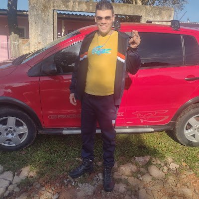 a vida passa rápido então seja feliz cada dia cada momento cada segundo que passa
