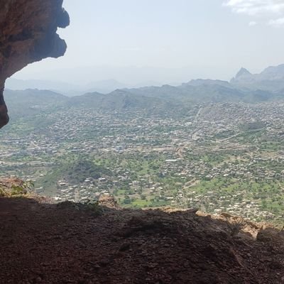 مفتون باللغة العربية،،، مواطن من اليمن الجنوبي، وصيدلاني,,,