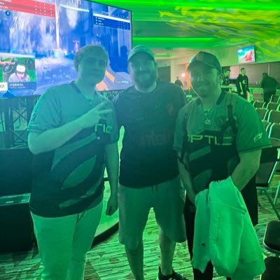 Occasional casual speedrunner. Save the bees 🐝 Proud Dad. #greenwall
