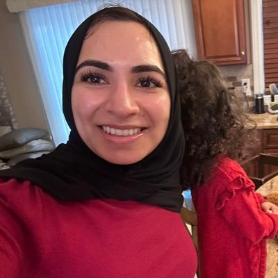 NidaSheikh318's profile picture. 