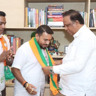 MAHENDR98967272's profile picture. @BJPMumbai