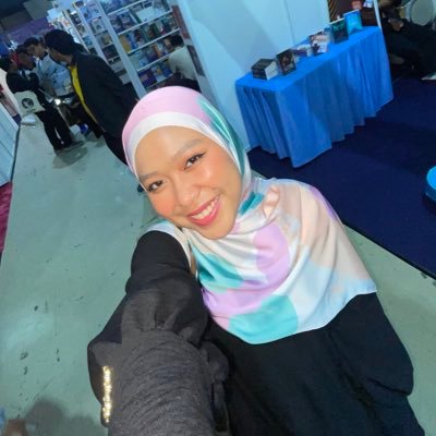 Sometimes bookish sometimes Carat foolish. Semoga Haniey berjaya grad on time Master in 2026 amin. Partime researcher fulltime Seventeen’s Girl 💎✨