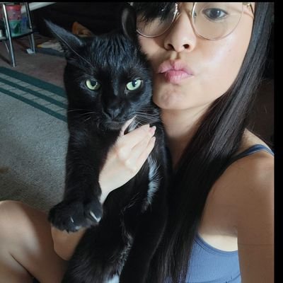 Second account: @theonlyvivian
Married.
33 years old.
She/Her
LGBTQIA+ ally 🌈
GTA RP watcher