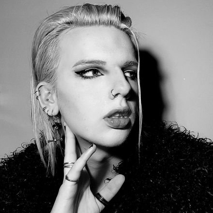 ch4rm3d666's profile picture. They/them
https://t.co/OgnWjvezoR
aka Dua Lipo