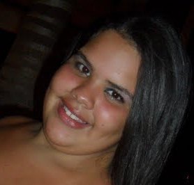 Sou uma garota que não me importo com que os outros falam :)