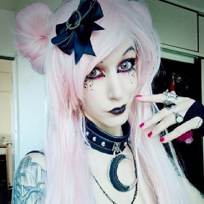 starbucks☕️,sweets🥞,strawberry🍓 rock/metal 🎶,harajuku fashion、Sanrio, anime,pokemon, genshin & honkai star rail🩷