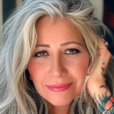 Obradorista al 100 %, Profesional, Madre de una joven noble, humilde y bella. Pacifista, Encargada del Despacho de La Semarnat en SLP, Amlo a 🇲🇽