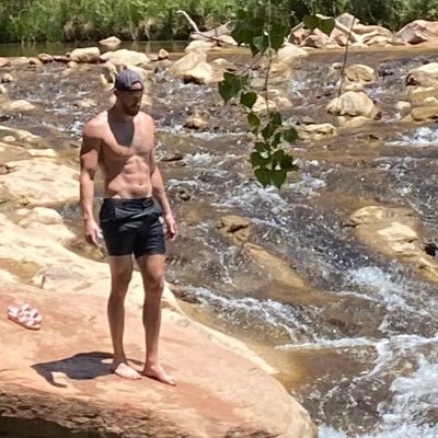 100kx21026's profile picture. 