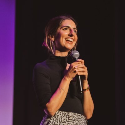 saraycerro's profile picture. Còmica, guionista i actriu. Casi lista y casi guapa. Osea, del montón. Del montón bueno.