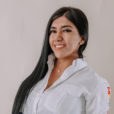 Mujer de principios, creo en la familia. Creo si las cosas se hacen bien tendremos un mejor Acapulco, un mejor Guerrero y un mejor país!!.