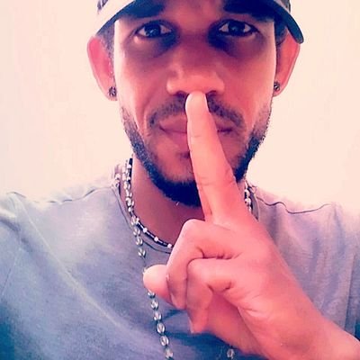 Hello world!
My name is Yaumer Leonard, I'm cuban and I am a singer,composer and music producer in various styles!