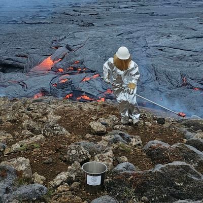 Tweets from the petrologists and geochemists @Haskoli_Islands. We (mostly) study the volcanic systems of Iceland, and tweet occasionally.