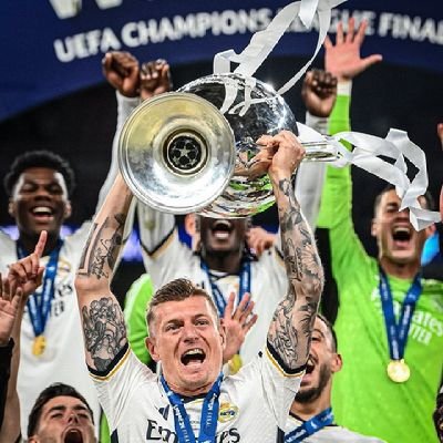 Le doy las gracias a mi padre por hacerme del mejor equipo de la historia,
hala madrid 🇪🇸 ⚽ 💙 🤍