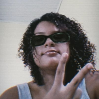 só quem se arisca merece viver o extraordinário. -ret
everbyte, lança logo o episódio 2 de moonvale😭🙏🏽