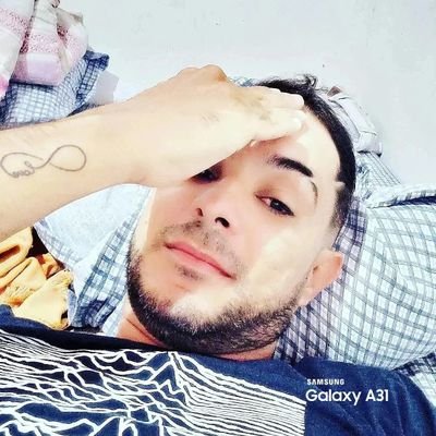 Se você é capaz de tremer de indignação a cada vez que se comete uma injustiça no mundo, então somos companheiros.!!!
Che Guevara , ♡