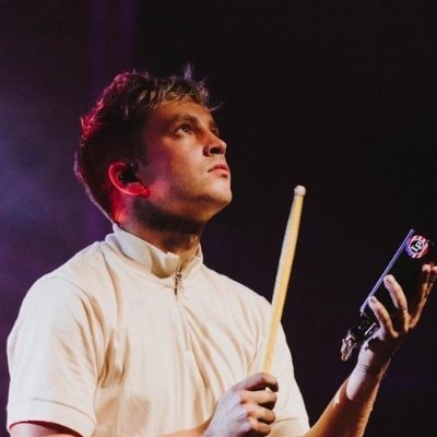 le vi los poros transpirados a josh dun en el movistar arena