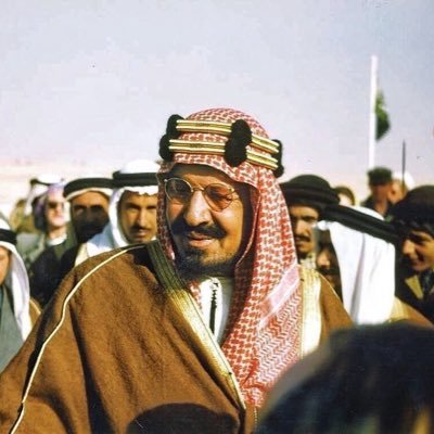 إنِّي أرى قادم الأيام تحملُ غايتي وما صبري هذه الأيام إلا تأنيّا
