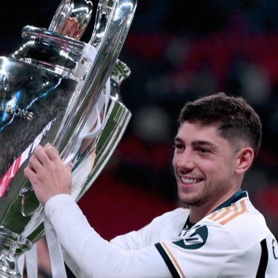 bQmKjfY8BUnuoUG's profile picture. 16-17からマドリディスタ 推し選手はバルベルデ 無言フォロー失礼します。よろしくお願いします。 @realmadrid #HalaMadrid ポルトガル🇵🇹