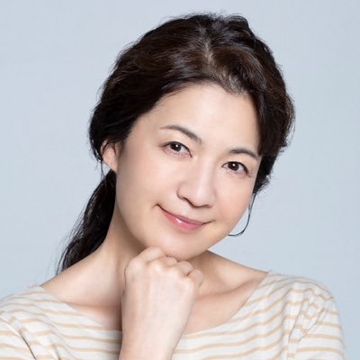 女優やってます☺️アラ還を楽しんでます。昔はミュージカルを演ってましたが今は芝居中心で日舞は楳茂都流の名取です。登山やゴルフ等外遊びも大好き🎶私をキャンプに連れてって💚←ラッキーカラーは緑です