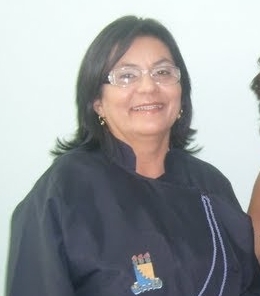 Pedagoga pela UEPB, Ag. Adm. pela Secretaria de Estado da Saude, mora em S.Vicente.
