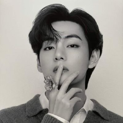 KarlaMunozV1's profile picture. Treat others the way you want to be treated. Proud mom, BTS Army 4life 💜Noona loving life 🇺🇸 🇲🇽 Keep fighting! 💜