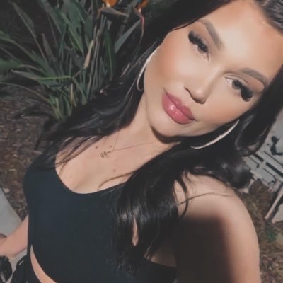 kaityvaughn's profile picture. ♏️heavy lies the head