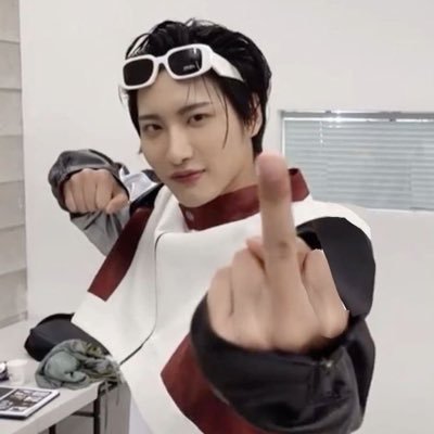 ho_ny_bee's profile picture. do you have fomo? not nomo