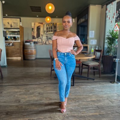 RubiRed_07's profile picture. Freshly Home baked
-Cakes 🎂
-Biscuits
-Loaf (Banana,Carrot)
-Cupcake
You can place your order ... 🌹🌼