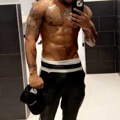 callmepapichamp's profile picture. 18+ Exclusive content 🍆🤳 Click the link