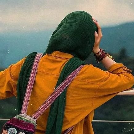 مامان دخترم هستم. دوست دارم شاد باشم. سعی میکنم حواسم به اخبار روز باشه