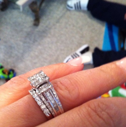 myjoy421's profile picture. 