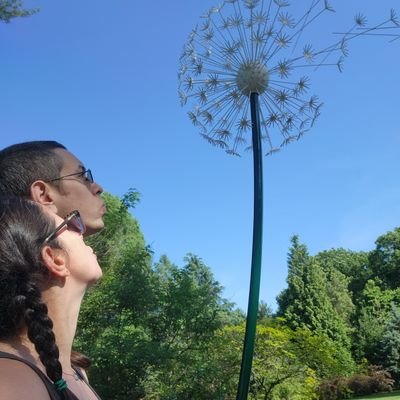 Married to the original Rondo.
@roefmli's daughter.
runner 🏃♀️curler 🥌 taphophile 🪦 plant mama 🪴
Bennington. Rangers. Mets. Bills. 🫶