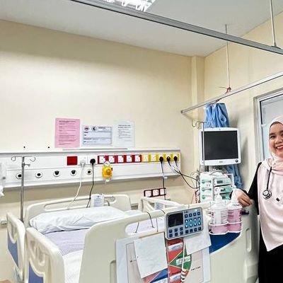 farhanaisaa_'s profile picture. cook, cat, coffee. resuscitating on a daily basis. free palestine!