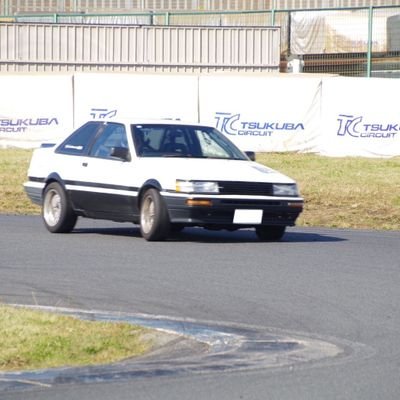 40年前のカローラで筑波サーキットを走ります。
筑波2000:1.08.460 (N1もどき 195 14インチ 050)
筑波1000:41.897(16V 単スロ ライトチューン 195 15インチ 050)
ガセにも出没します。
こう見えても20代です
(≧∇≦)
