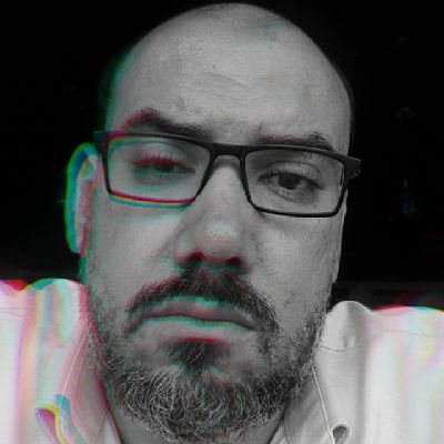 كائن حي يعيش ويتعايش لاعب كرة طايرة سابق مدريدي اهلاوي مش متعصب .. مونتير على ما يجيبوا مونتير